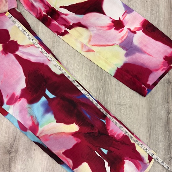 NWT ZARA Satin Feel Wide Leg Floral Pants Size Large - Picture 9 of 16